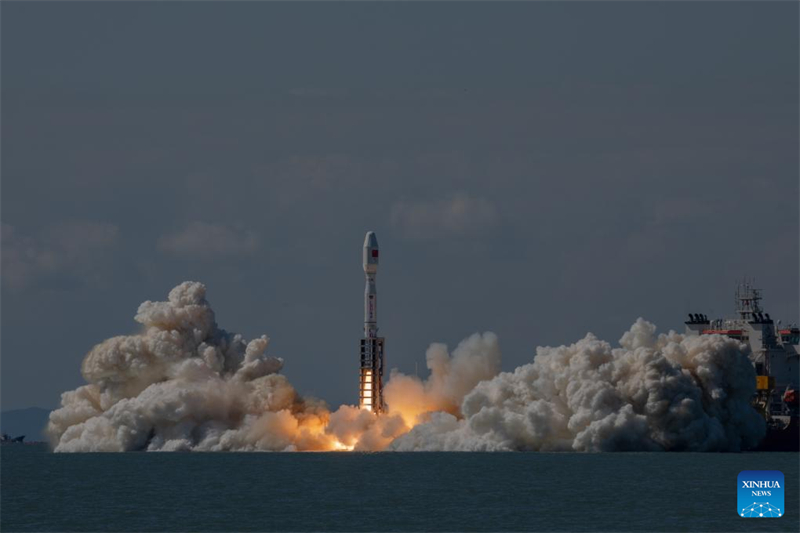 China bringt 8 Satelliten per Tr?gerrakete ins All