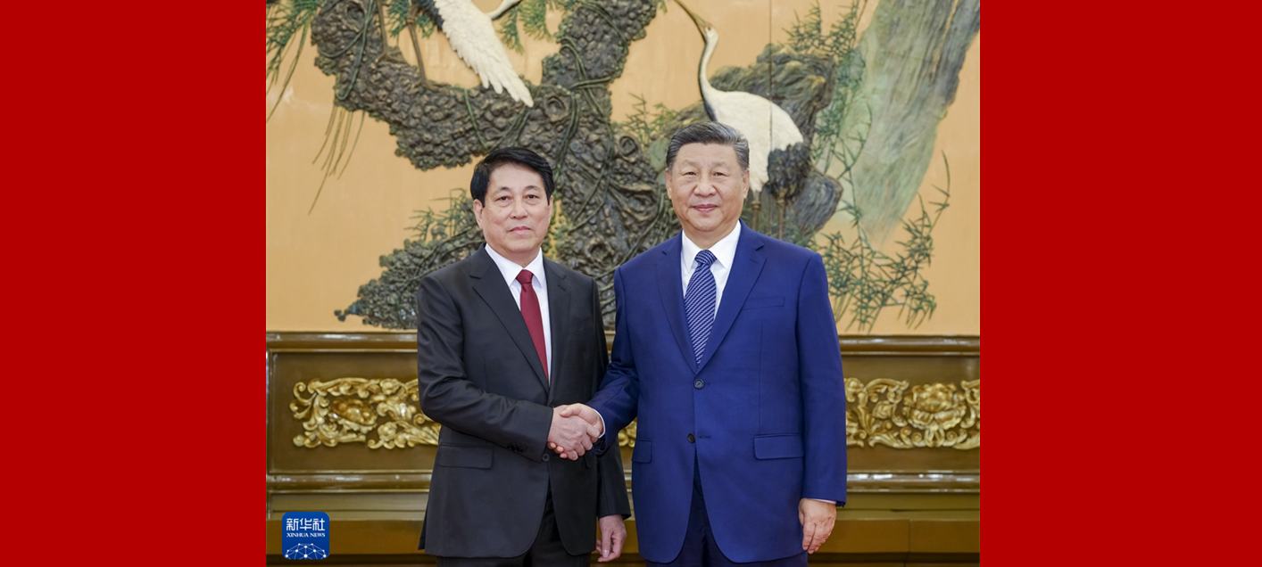 Xi Jinping trifft Mitglied des Politbüros des ZK der KP Vietnams Luong Cuong